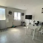 Apartment Meublee 21m2 En Dauphine Avec Acces Autonome Les Abrets